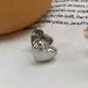 Ear Cuff de Corazón Simple, Elegante y Exquisito con Microincrustaciones de Circonita para Mujeres Sin Perforaciones, Lujo Ligero, de Nicho, Gama Alta, Pendientes Versátiles