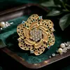 Broche de Flor con Patrón Hueco de Lujo Ligero Aleación Incrustada Piedras de Strass de Color Pin Decoración Elegante para Vestido Traje Broche para Mujer