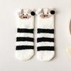 Calcetines de felpa coral de dibujos animados para mujer otoño e invierno media pantorrilla Navidad bordado hogar cálido piso para dormir calcetines felpa fábrica mayoreo