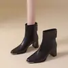 Botines de tacón alto de punta cuadrada para mujer talla grande, nueva colección de otoño 2026, perfectos con vestidos, botines adelgazantes, botines de tacón grueso, botines de moda