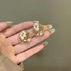 Pendientes de Bola de Flor de Perla Vintage, Accesorios de Oreja Florales Retro de Nicho, Elegantes y Versátiles con un Toque de Alta Gama