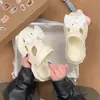 Sapatos Femininos com Buracos e Laço Doce 2025 Verão Novo Preto Fofo Confortáveis Casuais Sapatos com Sola Grossa Sandálias Fechadas