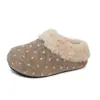 2026 Pantuflas de Algodón Cálido Perezosas Nuevas Retro Lunares Pantuflas de Piel Suela Plana Otoño Invierno Punta Cerrada Medias Pantuflas Más Terciopelo