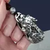 Llavero Colgante Retro Estilo Étnico Pixiu Calado para Hombres y Mujeres Llavero Creativo Personalizado Colgante de Coche