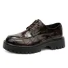 Sapatos masculinos transfronteiriços de renda com cadarço, sola grossa, que aumentam a altura, modernos para uso externo, sapatos formais de negócios retrô estilo britânico, sapatos masculinos da moda