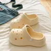 Zuecos de EVA de Venta Caliente para Exteriores que Aumentan la Altura para la Temporada de Regreso a Clases, Sandalias Cerradas Elegantes y Modernas para Playa, Antideslizantes y Transpirables para Mujer