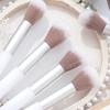 Pincel de blush M8027A branco com brilho alto em pó para maquiagem em estoque fornecimento direto da fábrica Li Shangsha