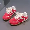Tênis esportivos populares para crianças, novos modelos primavera e outono 2026, tênis casuais para corrida de meninas, tênis antiderrapantes de sola macia para meninos Forrest Gump