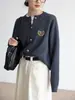 Suéter de Tricô Cinza para Mulheres, Novo Estilo Outono 2025, Estilo Relaxado, Cardigã Macio e Fofo, Emagrecedor, Casaco Casual, Estilo Preppy