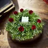 1 guirlanda de flores artificiais rústica com rosas vermelhas e gipsofila, adequada para guirlandas de flores de porta de fazenda na primavera e no verão, decorações de flores para varanda frontal externa, guirlandas de flores verdes realistas para casas, quartos, cozinhas e salas de estar
