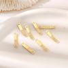 Palo de oreja con borla colgante de un solo agujero bañado en cobre oro real de 14k pieza rectangular curva de doble agujero con retención de color recubierta de oro de 18K accesorios de joyería diy