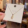 Collar de Acero Titanio con Calabaza de la Suerte de Calcedonia de Doble Cara de Gama Alta para Mujer, Estilo de Celebridad de Internet de Moda, Cadena Versátil y Elegante para la Clavícula