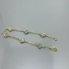 Pulsera Vanjia de Mini Flor de Seis Hojas y Trébol de Cuatro Hojas para Mujer, Versión Alta, Completamente Diamantada, Pulsera de Verano, Nicho de Gama Alta, Ins