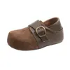 Sandálias Birkenstock de sola grossa, um item essencial para mulheres, com design de bico fechado, perfeitas para uso ao ar livre, e uma nova coleção primavera/outono de 2026 que combina um estilo peculiar e fofo com apelo versátil.