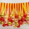 Actividad Escolar Pizarrón de Aula Globos Gruesos Borlas Serpentinas de Papel Cintas Papel Crepé Fondo Colorido Decoración de Pared