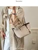 Bolso pequeño muy elegante para mujer, nuevo modelo 2026, bolso de hombro y bandolera de alta gama estilo coreano, bolso de mano tipo cubo con diseño de nicho