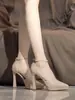 Sapatos de salto alto plataforma cor nude para mulheres, novo modelo 2025, sapatos de salto grosso em verniz, versáteis para o uso diário, sandálias estilosas e confortáveis