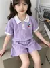 2026 Nuevo Estilo Traje de Verano para Niñas Estilo Coreano con Solapa y Mangas Cortas con Cerezas de Dibujos Animados Conjunto de Dos Piezas, Elegante Pantalones Cortos Estilo Princesa