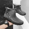 Botas de chuva de moda transfronteiriças para homens, calçados impermeáveis versáteis para uso externo, com sola grossa, resistentes ao desgaste, antiderrapantes, sapatos de borracha para cozinha, sapatos de pesca para exterior para homens