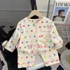 Pijama para niña para primavera y otoño 2024, nueva ropa infantil de manga larga, estilo otoño, cárdigan con lunares de colores