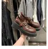 Mocassins de couro de cavalo lavados para mulheres com fivela, de calçar, bico redondo, salto grosso, estilo faculdade britânica, sapatos de couro com sola grossa