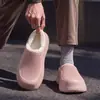 Chinelos impermeáveis e chinelos de algodão para mulheres, nova coleção outono/inverno 2026, antiderrapantes para ambientes internos, forrados com fleece, espessados e quentes chinelos de EVA para homens