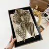 Bufanda de Algodón Lino Seda Espiga de Moda y Versátil con Estampado de Cadena de Alta Gama, Bufanda Decorativa para Cuello, Bufanda para Mujer al por Mayor