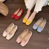 Sapatilha Ballet Retro Vermelha Boca Rasa Sapatos Individuais para Mulheres, Novo Estilo, Mocassins com Solado Macio de Veludo, Sapatos de Calçar