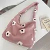 510293 Menina das Flores de Pelúcia 2025 Inverno Novo Mais Fácil de Combinar Bolsa Tote Moda para Ir ao Trabalho Bolsa de Ombro/Sob o Braço