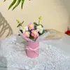Ramo de Flores de Lana en un Cubo Abrazo, Regalo Hecho a Mano para Mejor Amiga, Ramo de Flores Pomposas, Ramo de Regalo para el Día de San Valentín y el Día del Maestro