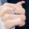 Anillo de Flor de Rosa con Diamante Rosa para Mujer, Estilo Bosque, Lujo Ligero, Súper de Ensueño, Anillo de Flor Ajustable, Nuevo Modelo Otoño e Invierno