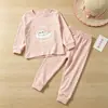 Novo conjunto de pijamas de outono e inverno 2026 para crianças, pijamas para meninas, roupas de outono para bebês, calças de outono, roupas de casa com forro de fleece para bebês meninas
