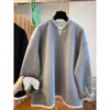 Elegante sudadera amarilla de cuello en V, estilo dos piezas falso, para mujer, nuevo estilo otoño 2026, suelta, extragrande, top tipo pullover que cubre el trasero