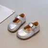 Sapatos Pequenos de Couro Simples e Versáteis para Meninas Nova Coleção Primavera & Outono 2025 Sapatos para Bebês Meninas Sola Macia Sapatos de Princesa Sapatilhas para Meninas