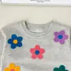 Conjunto de Sudadera Bordada de Otoño Nueva Coreana para Niñas, Pantalones Acampanados Sueltos Cómodos Casuales, Atuendo Moderno para Niños