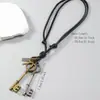 Collar Decorativo Creativo y Personalizado con Colgante de Llave de Doble Aleación, Collar de Cuero Personalizado Estilo Hip-Hop, Joyería Más Vendida Europea y Americana