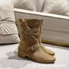Botines retro estilo celebrity de gamuza con punta redonda, tacón grueso y correa de hebilla, botas de cowboy western para mujer, disponibles para dropshipping