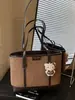 Bolsa Tote Retrô de Grande Capacidade Feminina 2025 Outono e Inverno Nova Moda Textura Bolsa de Axila para Trabalho Bolsa de Ombro
