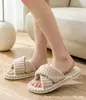 Zapatillas Peludas de Tira Cruzada Clásicas de Venta Caliente Transfronterizas para Todas las Estaciones, Venta al por Mayor Directamente de Fábrica, Personalización de Pedidos Pequeños