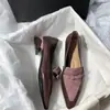 Sapatos pequenos de couro estilo britânico, design patchwork francês, salto grosso, sapatilhas de bico fino, salto médio, mocassins elegantes