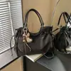 Bolsa de Grande Capacidade para Mulheres Outono e Inverno 2025 Novo Design Retro de Nicho Bolsa de Ombro Único Transversal Bolsa Tote Plissada para o Dia a Dia