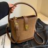 Bolsos Pequeños de Moda para Mujer de Este Año, Versátiles para Otoño, Bolso Cruzado Retro de Moda Nuevo 2026, Bolso de Mano Mate, Bolso Cubo