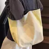 Bolsa Impermeable de Nylon para Mujer, Bolso de Mano Ligero de Gran Capacidad, Bolso de Hombro Tipo Tote para Viajes Diarios, Color de Contraste, de Nicho y Versátil