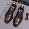 Sapatos masculinos estilosos em couro com blocos de cor e franjas, couro genuíno, tamanho grande, sapatos de negócio formais e casuais, estilo brogue slip-on