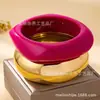 Dois Conjuntos de Pulseiras Femininas Grandes, Simples e Brilhantes para Camadas da Moda