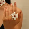 Un Diseño Único con Flores Añadidas en el Cuello: Collar de Perla Plateada Flor de Iris, Gargantilla Unisex, Cadena para Clavícula, Anillo
