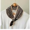 Nuevo Pañuelo de Seda con Estampado de Lunares y Camelia para Mujer, Estilo Delgado Versátil para Primavera y Otoño, Bufanda de Cuello de Alta Gama para Cuello y Clavícula