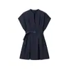 Ins atacado de roupas femininas estilo europeu e americano 2026 Outono Novo Design com Senso Vestido Curto Emagrecedor com Cinto