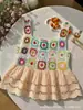 Colete Crochê Floral Color Block Retrô com Recortes em Renda Vazada e Barra, Top Étnico para Férias