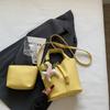 Cesta de Mão Fresca de Verão para Legumes Bolsa Feminina Moda Nova de Verão 2025 Bolsa Balde de Nicho Bolsa Transversal